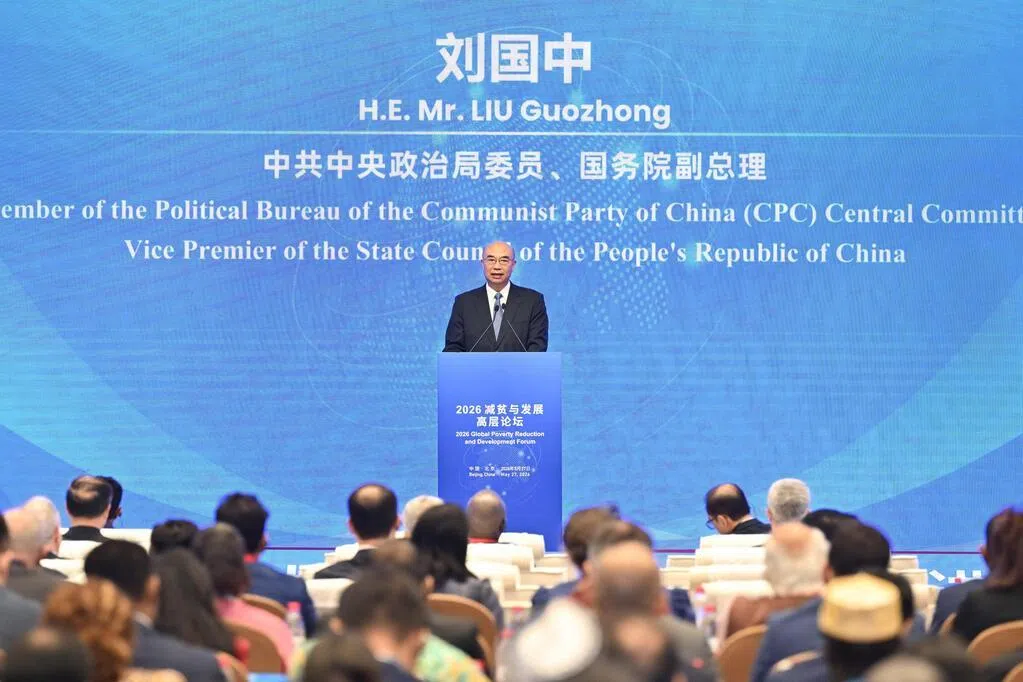 刘国中出席非洲应对伊波拉疫情视频峰会