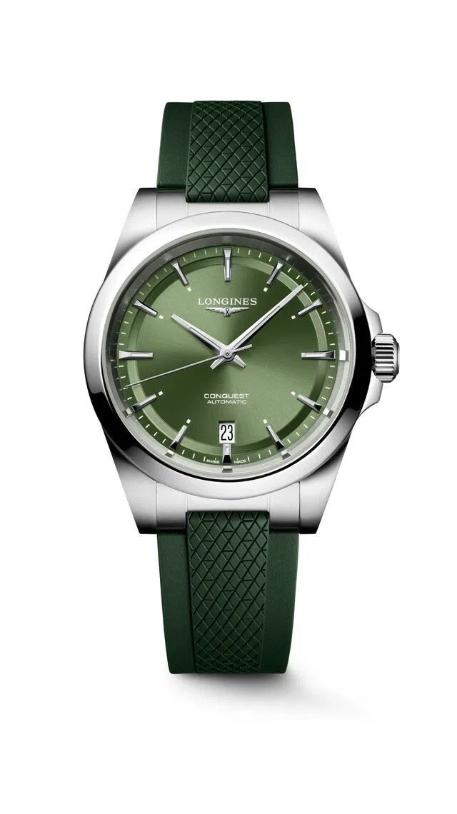 Conquest 38毫米与41毫米版更具阳光气息，搭配绿色、蓝色与黑色橡胶表带。（浪琴表提供）