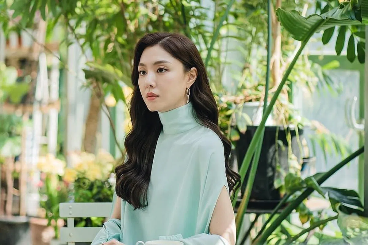 徐智慧饰演富家女，这也是她难得挑战复仇剧。