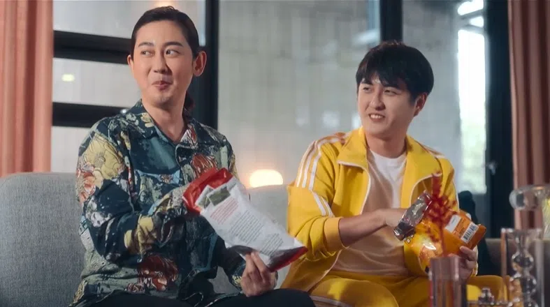 林利霏（左）和黄靖伦在剧中的角色搞笑讨喜。（互联网）