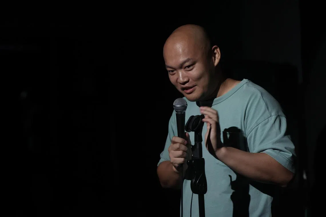 林卓融认为，脱口秀演员的个人风格很重要，跟内容会有“化学反应”。（陈斌勤摄）
