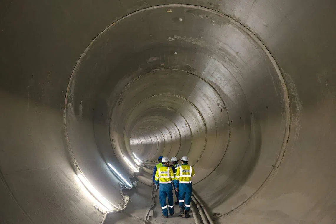 深隧道阴沟系统全长206公里，建成后把新加坡全岛污水集中送往大士、樟宜和克兰芝水供回收厂处理并净化成新生水。（关俊威摄）