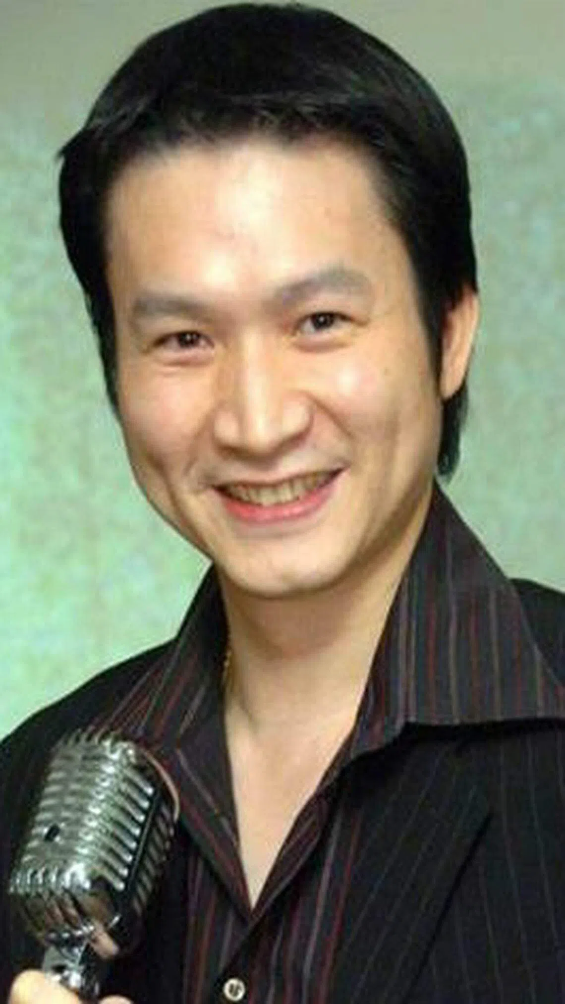 秦杨认为艺人虽是棋子，但仍有尊严。（互联网）