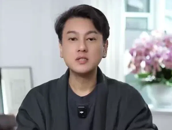 朱孝天开直播说明“被退出”的经过。（视频截图）