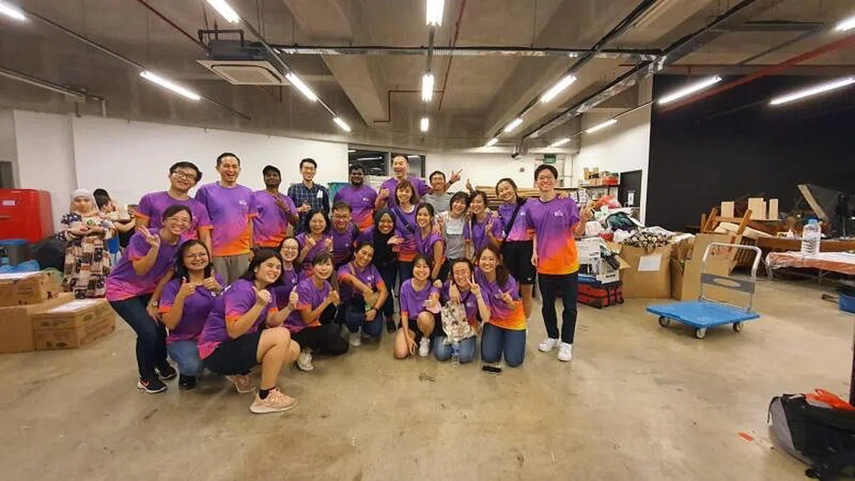 尼拉义工团队摄于仁定巷接收点。（尼拉团队提供）