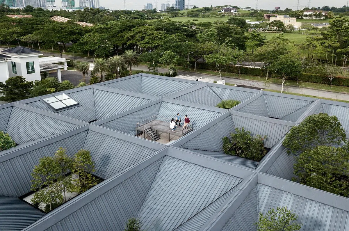 “回廊宅院”从中国四合院取得灵感，创新演绎热带单层洋房设计。