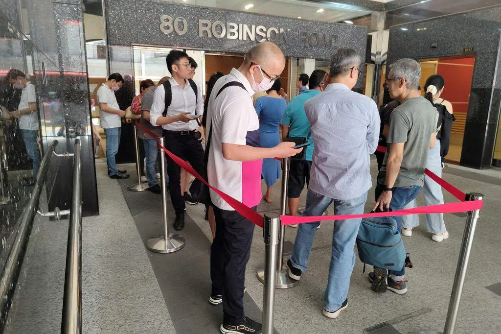 赴中国紧急签证改网上取号 不再受理现场排队领号