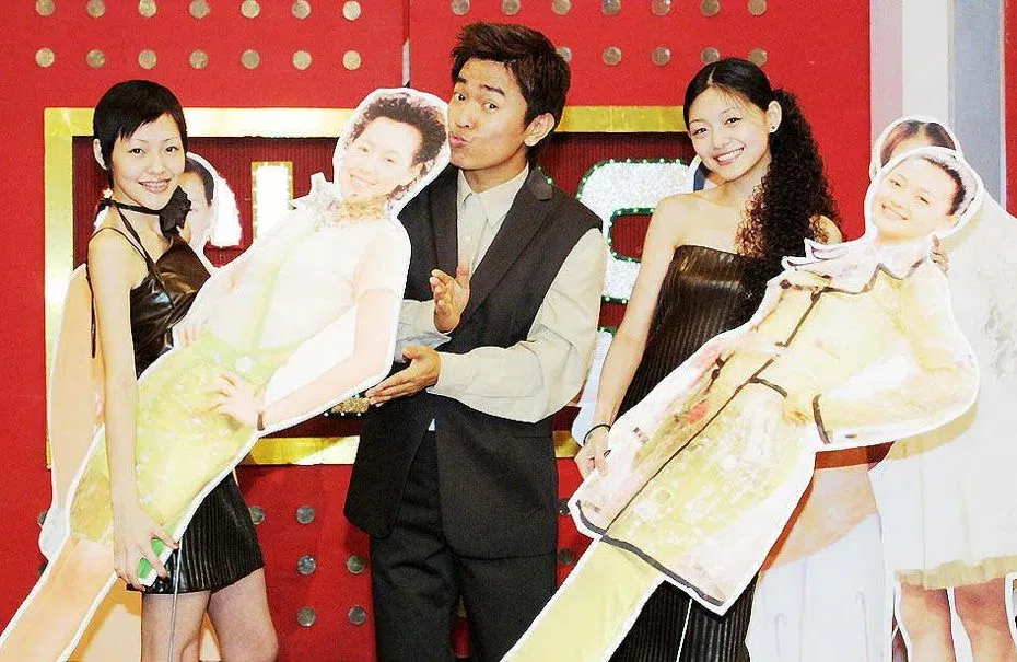 小S（左起）、吴宗宪和大S曾携手主持综艺节目《我猜我猜我猜猜猜》。（互联网）