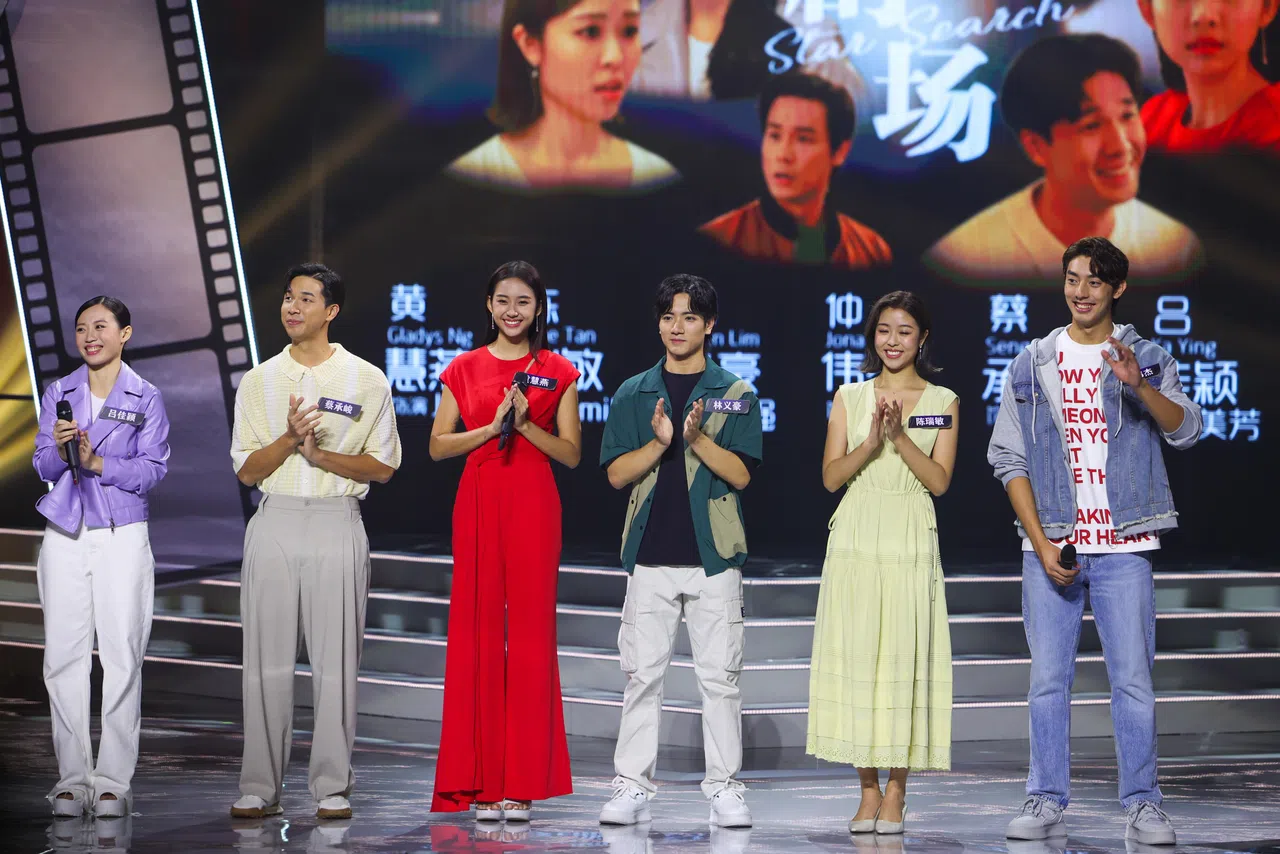 演出短片《才华剧场》的六名新秀吕佳颖（左起）、蔡承峻、黄慧燕、林义豪、陈瑞敏和仲伟杰。（林明顺摄）