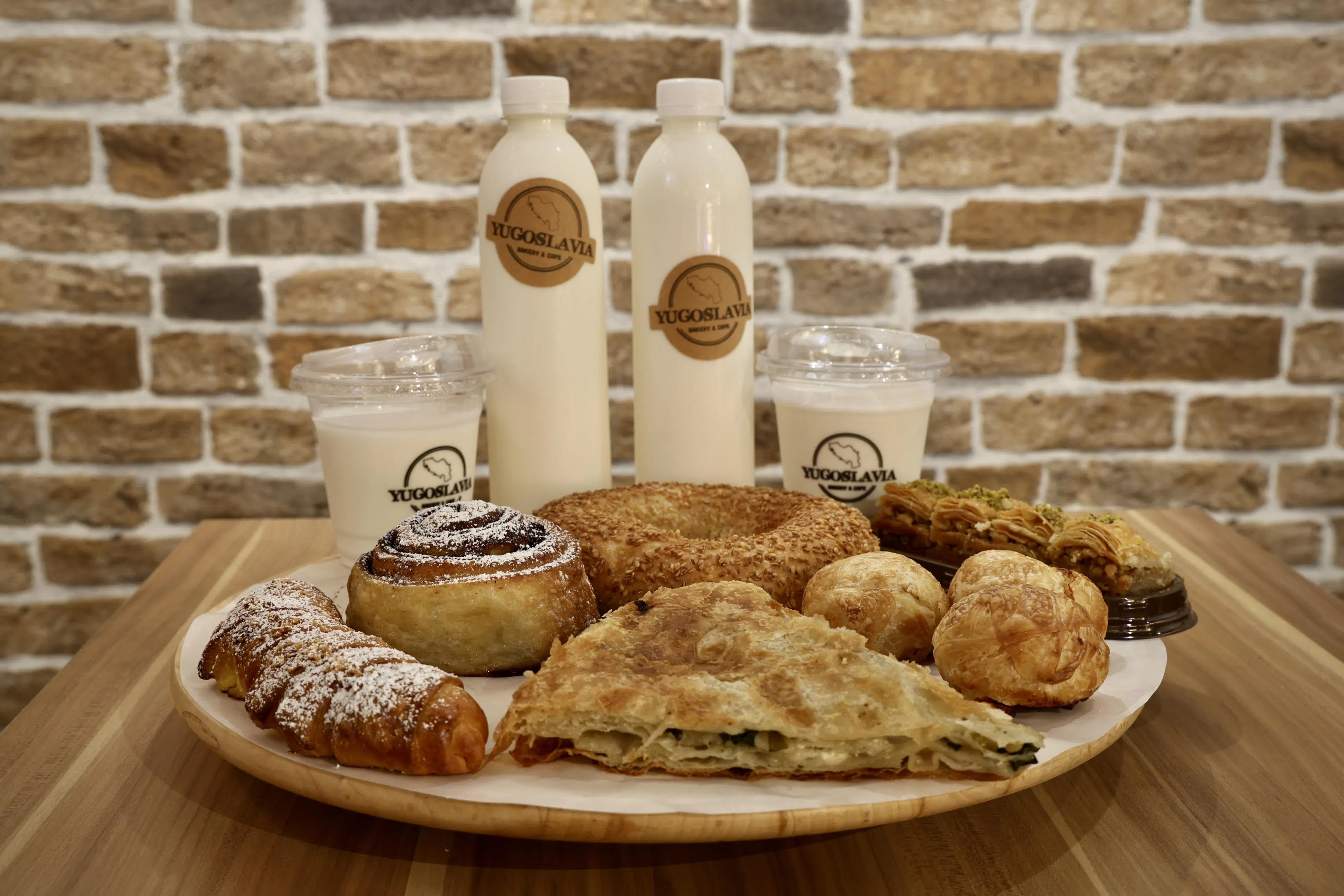 Yugoslavia Bakery & Cafe有自制酸奶，跟店里的面包非常搭配。（特约陈来福摄）