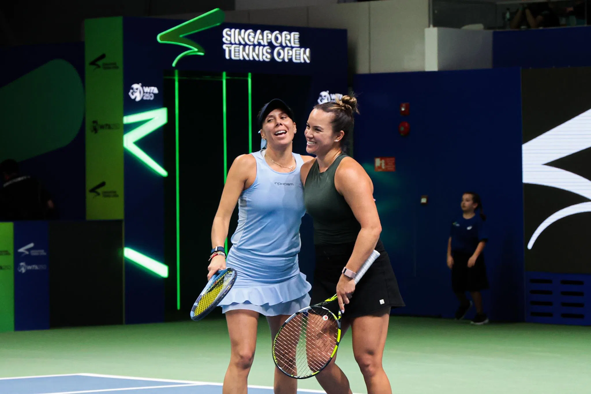 跨国组合德西蕾（右）／朱里亚娜赢得合作以来的第三个冠军。（李冠卫摄）