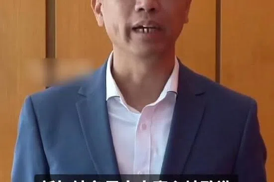 香港校长爆粗辱骂新加坡保安请辞未受理被解雇