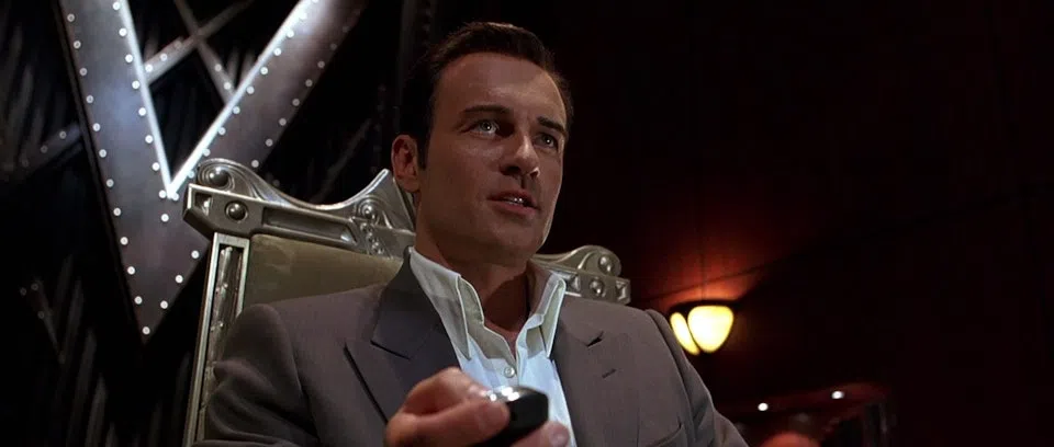 Julian McMahon（朱利安麦克马洪）去世，终年56岁。（互联网）