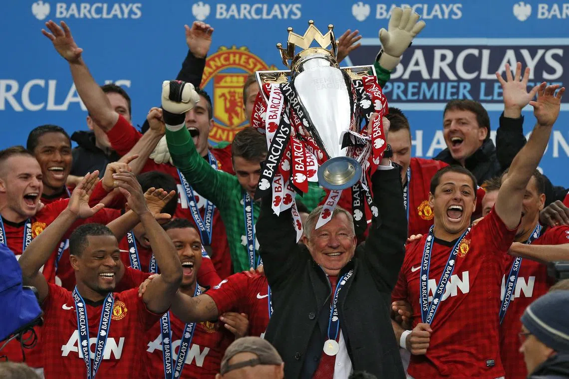 弗格森在2013年结束他在红魔26年多的辉煌执教生涯，球队以一场2比1的胜利送别这位功勋主帅。（路透社）