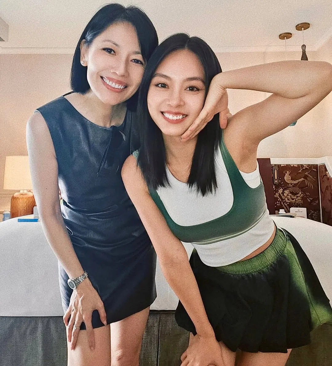 欧菁仙（左）与黄暄婷年纪相差20岁，却非常聊得来。（取自欧菁仙IG）