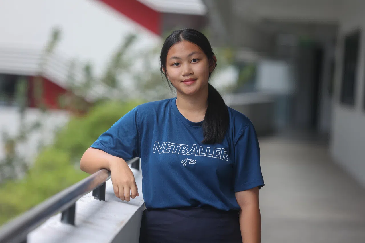 芽笼美以美中学中二生梁恺芯说，音乐营中最让她印象深刻的是作词作曲的教学环节，她学到了很多关于创作音乐的知识。（陈心媛摄）