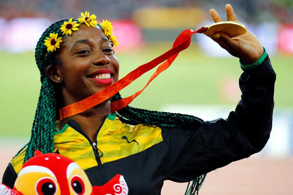 牙买加传奇女将谢莉—安手握三枚奥运金牌和10枚世锦赛金牌，也是目前唯一包揽奥运与世锦赛百米金牌的女选手。她将在东京世锦赛后退役。（路透社档案照片）