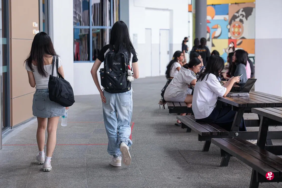 去年月薪中位数3200元理工院文社科毕业生薪水继续居首| 联合早报