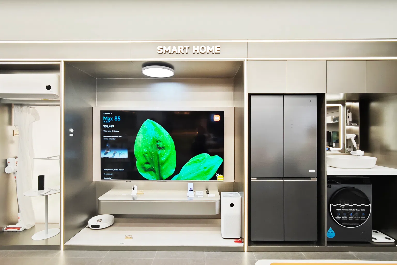 智能家居专区展出多款人气产品，显示小米在智能家电领域的技术成果。（小米提供）