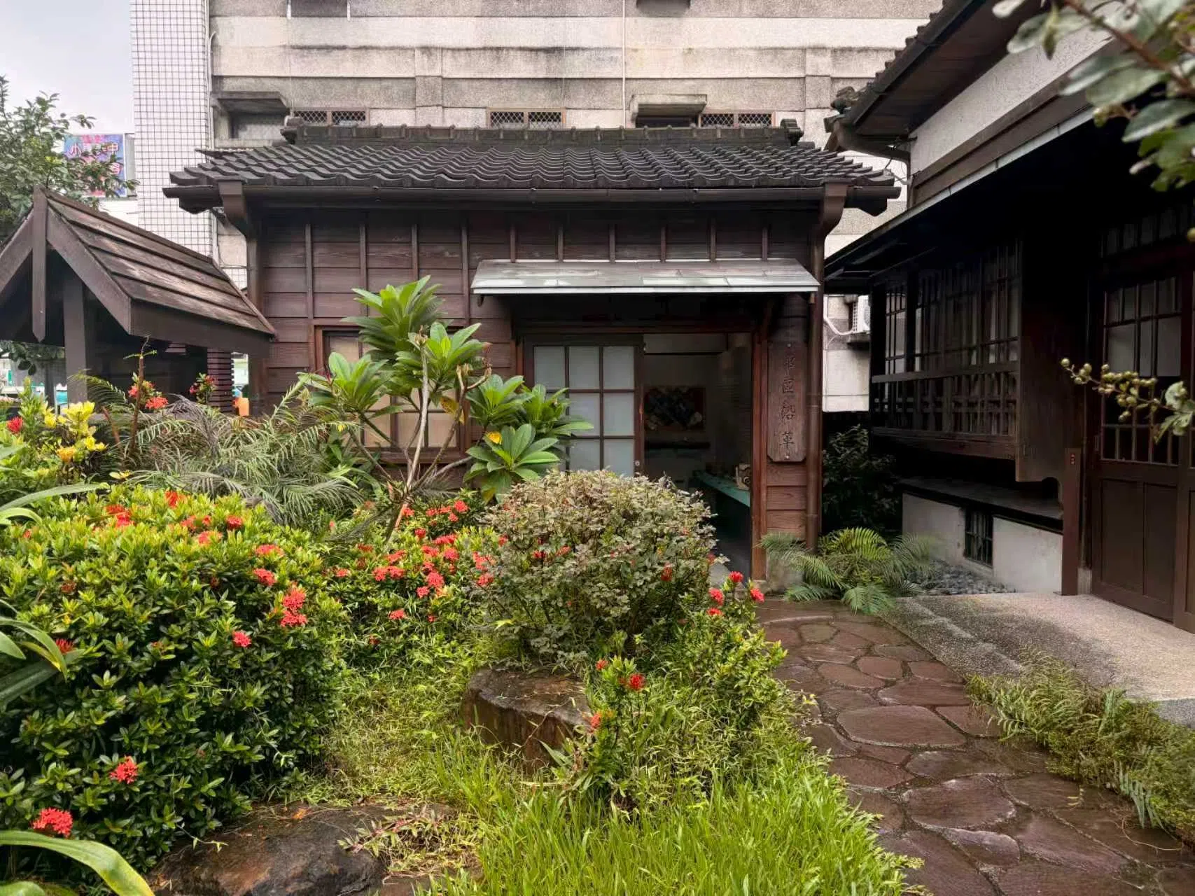 台中文学馆保留了1930年代台中旧市区的建筑面貌，也是推广《录》的重要文学基地。（张遇摄）