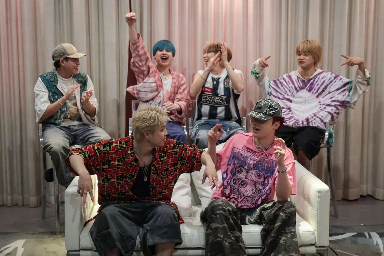 BE:FIRST于2021年出道，团员上排左起Leo、Manato、Sota、Junon，下排左起Shunto、Ryuhei。（李冠卫摄）