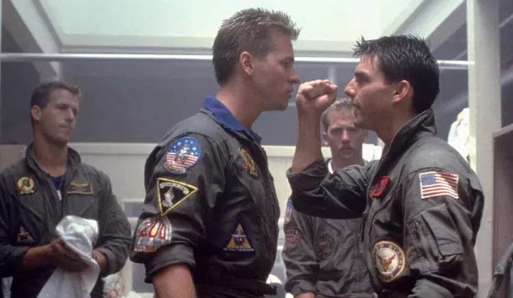 Cruise（右）和Kilmer因拍摄1986年的《捍卫战士》而相识。（互联网）