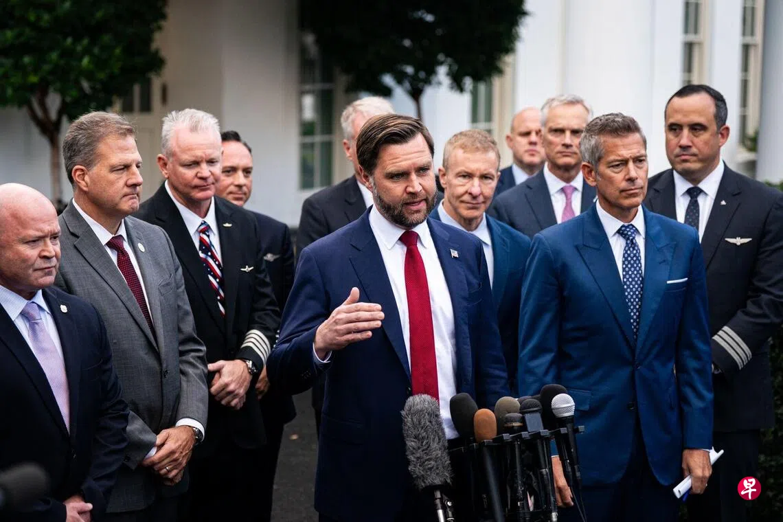 美副总统：“停摆”若持续至感恩节航空交通将面临“灾难” | 联合早报