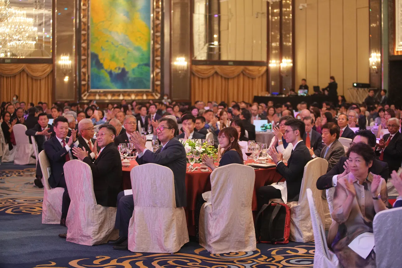 晚宴现场宾客约700人，包括政商和文教界人士、各地使节和媒体人等。（谢智扬摄）