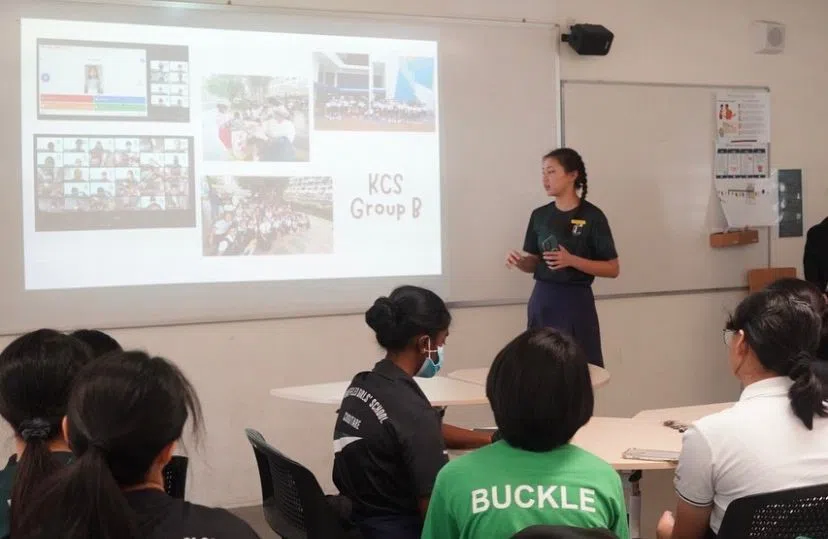 Triple C小组的分享，让学生了解如何通过关怀、协助和沟通，更好地为社会服务。（莱佛士女中提供）