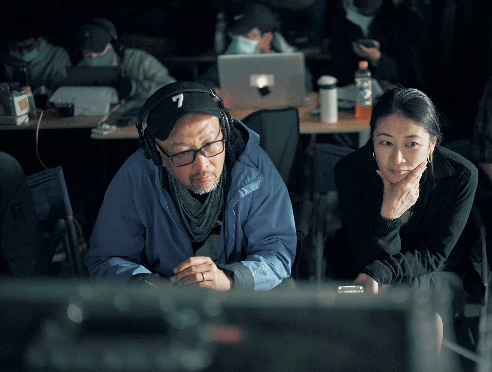 《狗阵》导演管虎（左）和同时也是资深演员的制片人太太梁静。                       （The Projector提供）