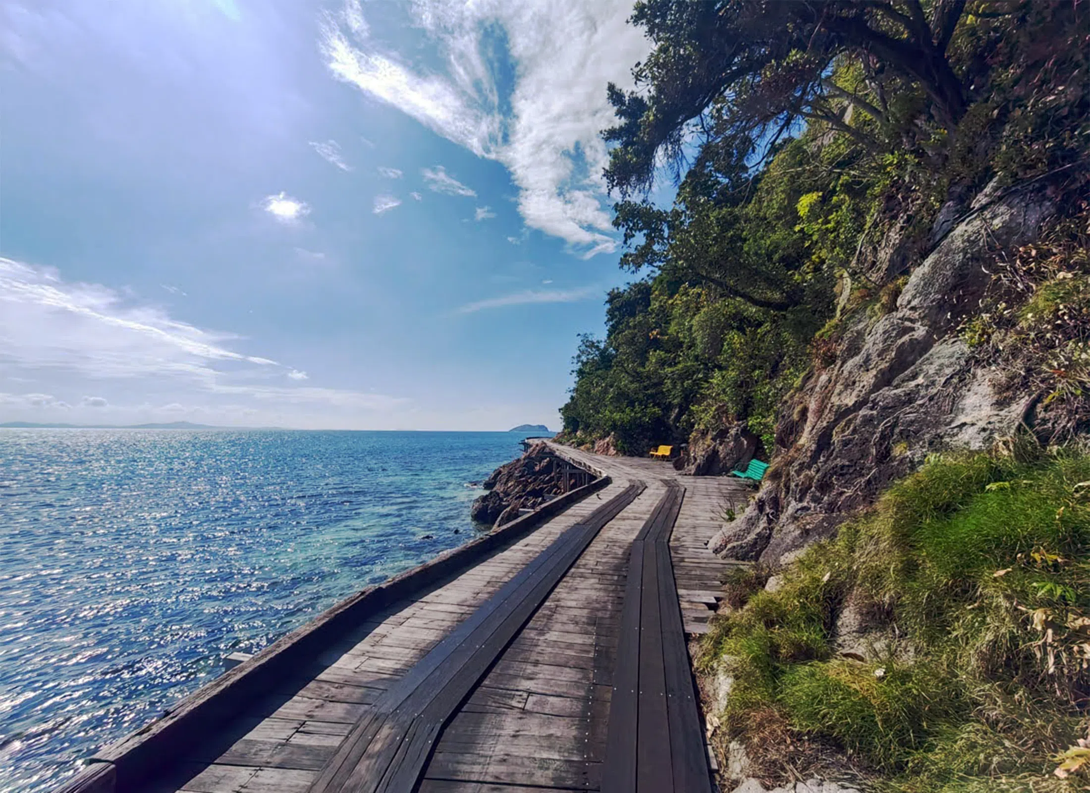 从民宿一端走向度假村另一端，享受不同的自然美景。（陈默汎摄）