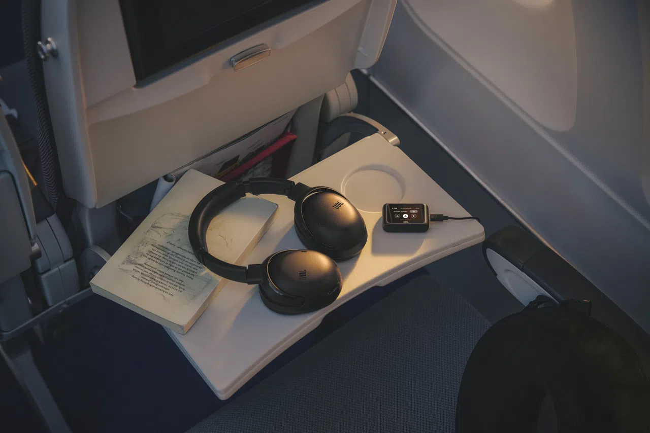 Smart Tx能连接航空公司娱乐系统，再将音频无线传输至耳机。（商家提供）