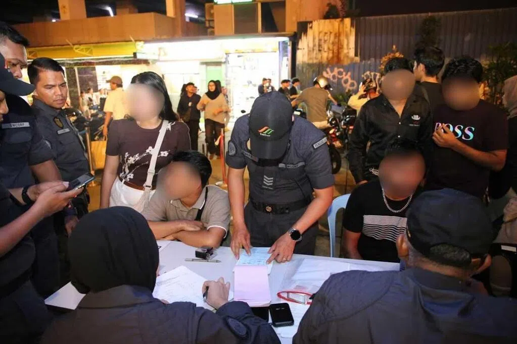 马国新法令生效首日 当局跨年夜揪出42名垃圾虫