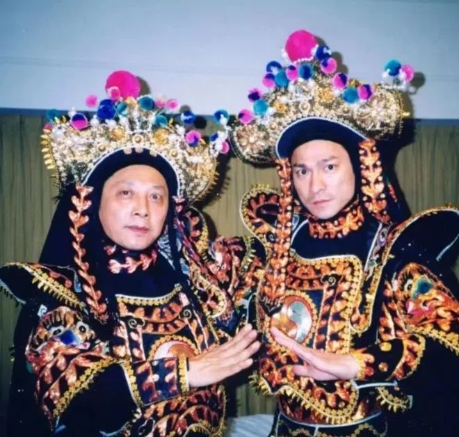 彭登怀（左）希望刘德华可以展示学到的变脸给观众看。