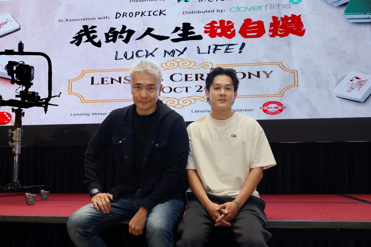 郑斌辉（左）在片中饰演一名麻将赌神，是许瑞奇的死对头。（龙国雄摄）