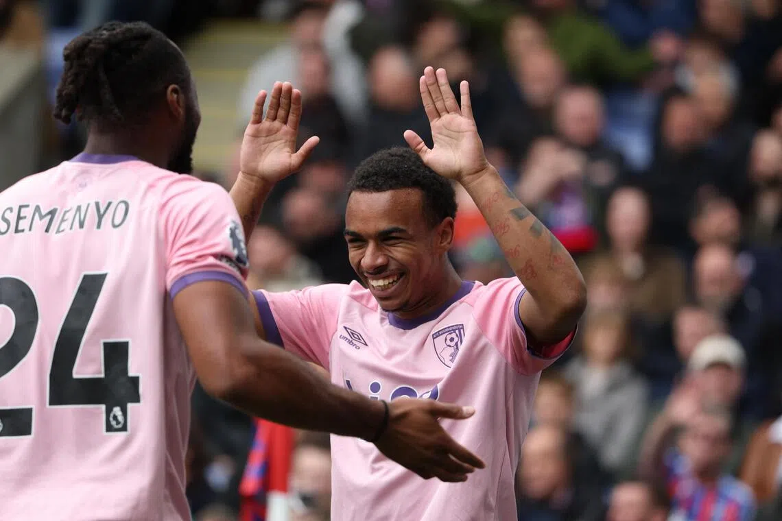 塞梅尼奥（左）和克鲁皮本赛季表现突出，将威胁曼市龙门。（路透社）