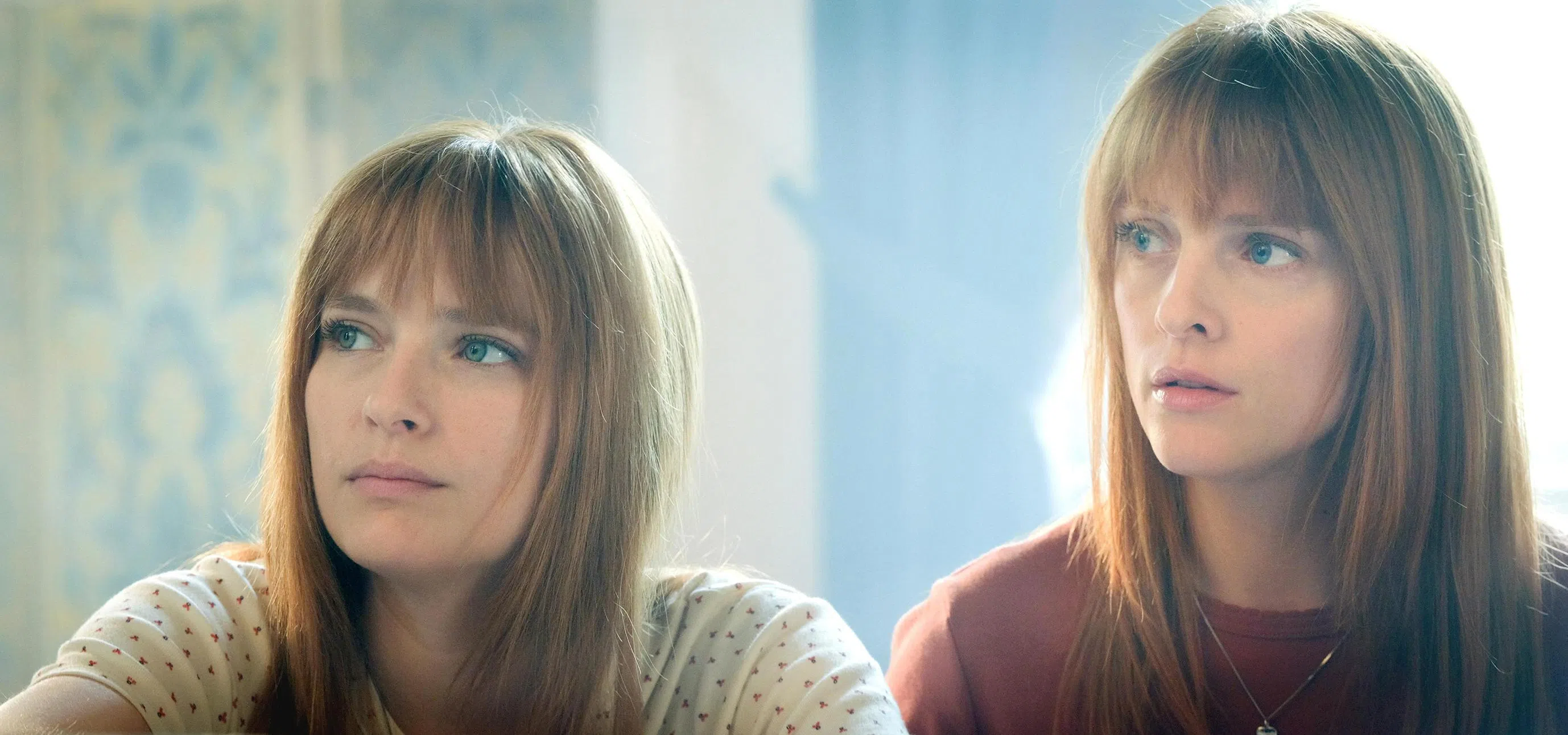 在《天之娇女》里扮演双胞胎的两名演员，私下是闺蜜，为表演添加说服力。（邵氏机构提供）