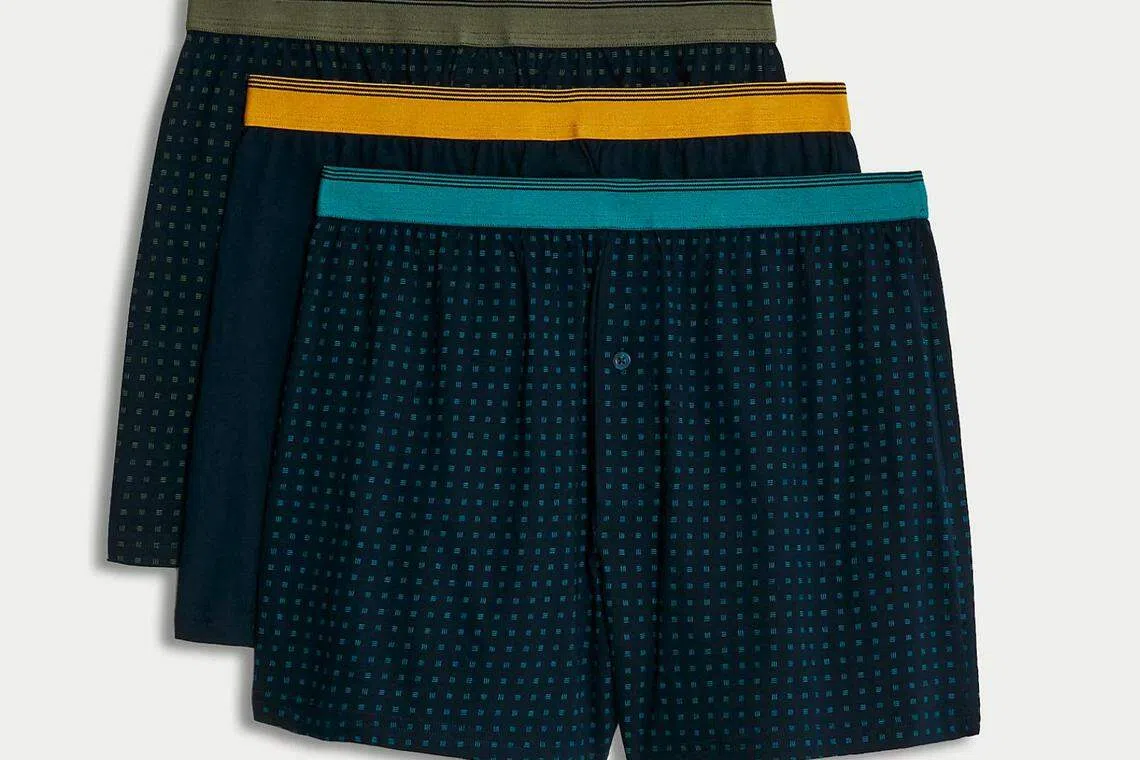 Marks & Spencer四角裤在腰带处做反差色设计，叫人耳目一新。（Marks & Spencer提供）