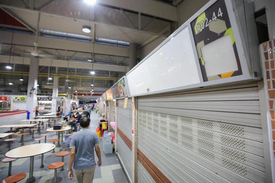 荷兰通道熟食中心的一个摊位，去年2月有人以28元成功得标，本次新一轮竞标活动有人出价6500元。（刘志诚摄）