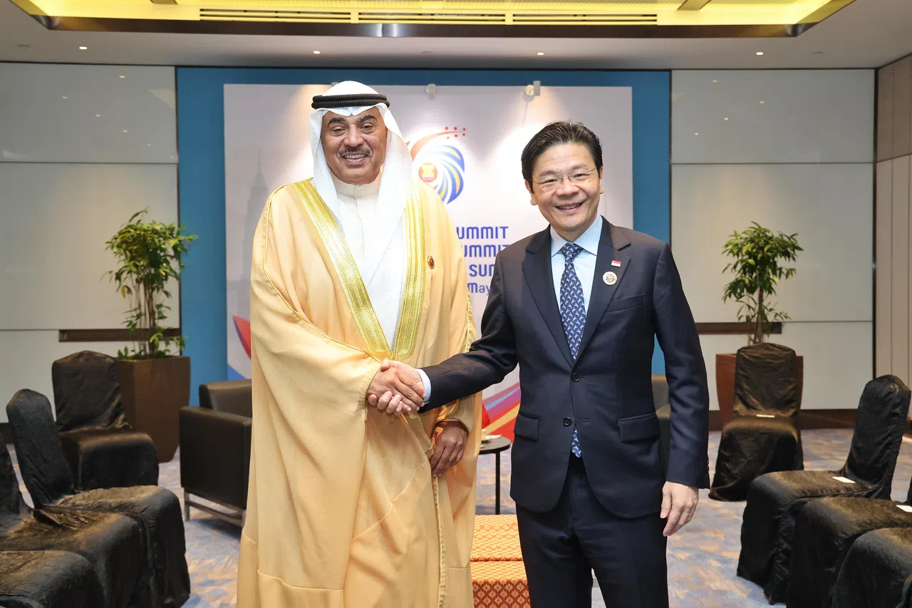 黄循财总理（右）在吉隆坡会见科威特王储萨巴赫（左）。（唐家鸿摄）