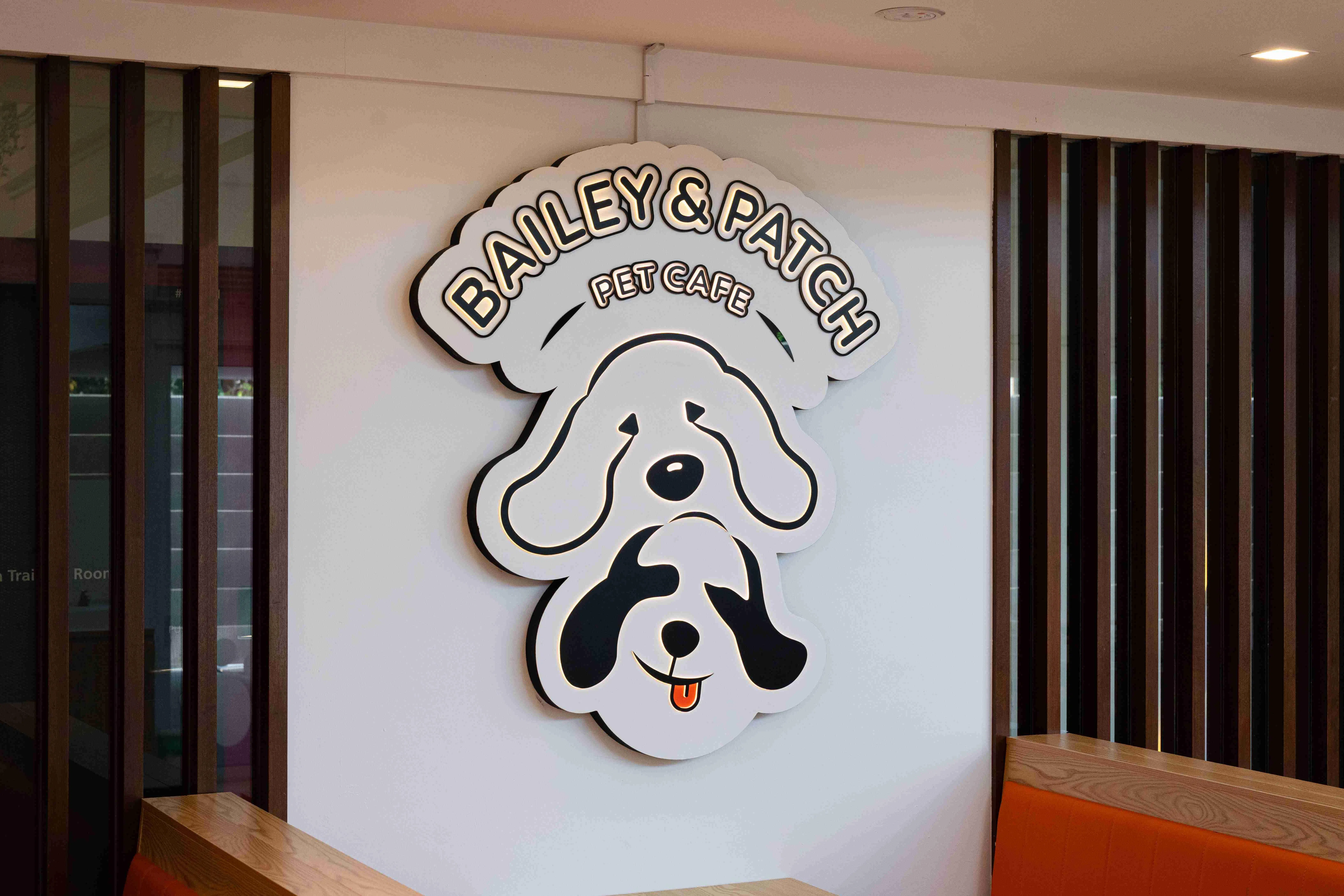 位于新协立综合设施的Bailey & Patch，是本地首家结合宠物咖啡馆与宠物美容中心于一体的多功能空间。（餐馆提供）
