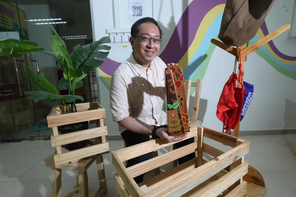 碧林—登加在推动绿色与永续发展的努力，于2025年第六届“亚细安环境永续城市奖”中获得表彰。碧林—登加民众俱乐部管理委员会主席余国强指出，永续发展自分区成立以来便是“关键支柱”之一，也是凝聚居民、学校与企业伙伴的重要主题。（关俊威摄）