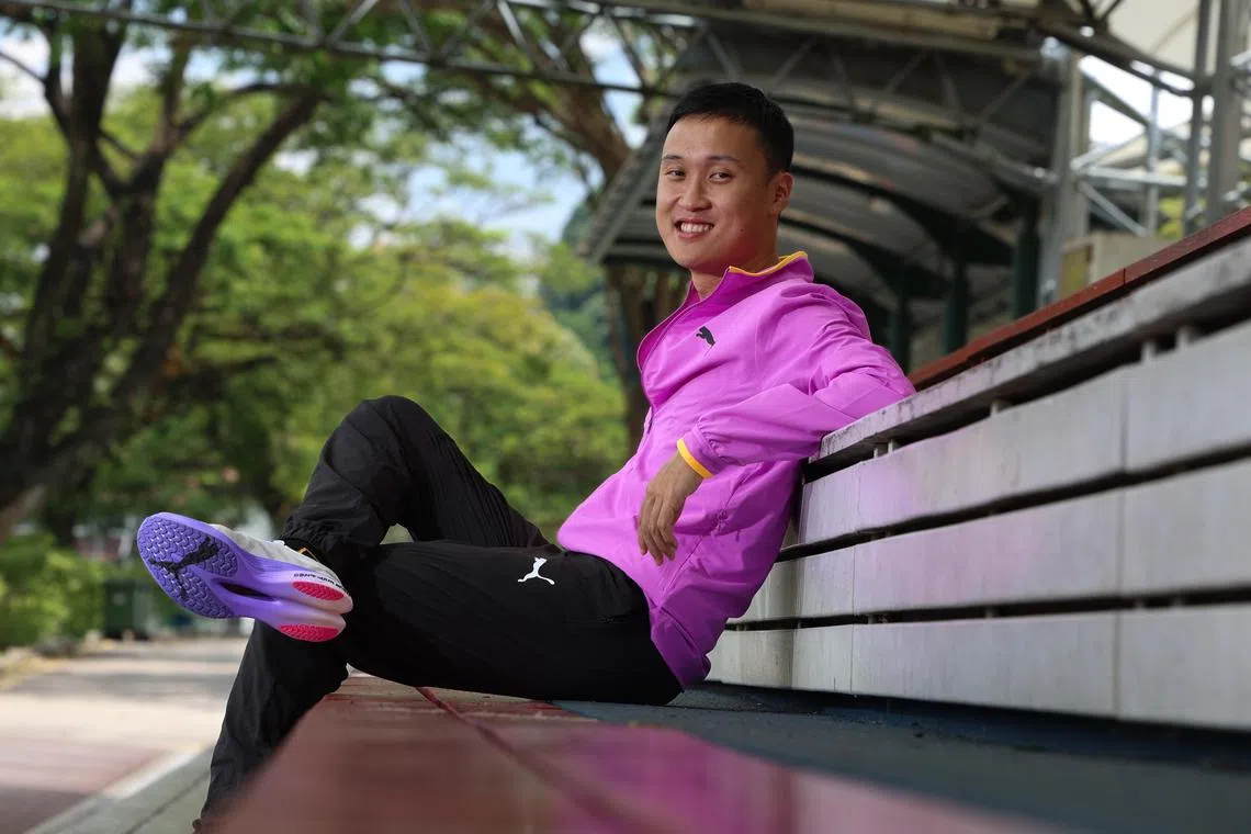 吴文熙把跑步当成一种下班后的消遣，又把上班当成放松休息的机会，已经能很好地平衡工作和长跑。（关俊威摄）