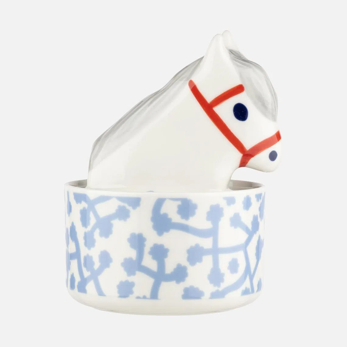 Marimekko推出的马头盖瓷罐是芬兰女陶瓷艺术家Jenni Tuominen的作品，用它来装糖果饼干很吸睛。（Marimekko图片）