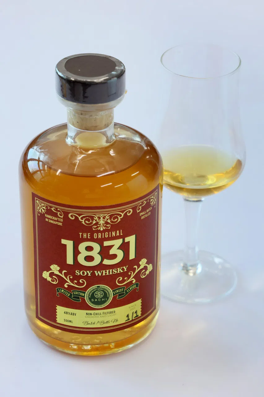 豆清威士忌取名1831，原因之一是酿造过程使用的科菲蒸馏器是在1831年发明。（龙国雄摄）