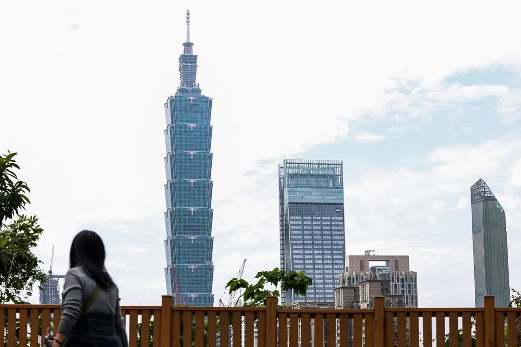 台湾拟修两岸关系条例 立委公务员赴中国大陆须经许可才能出行