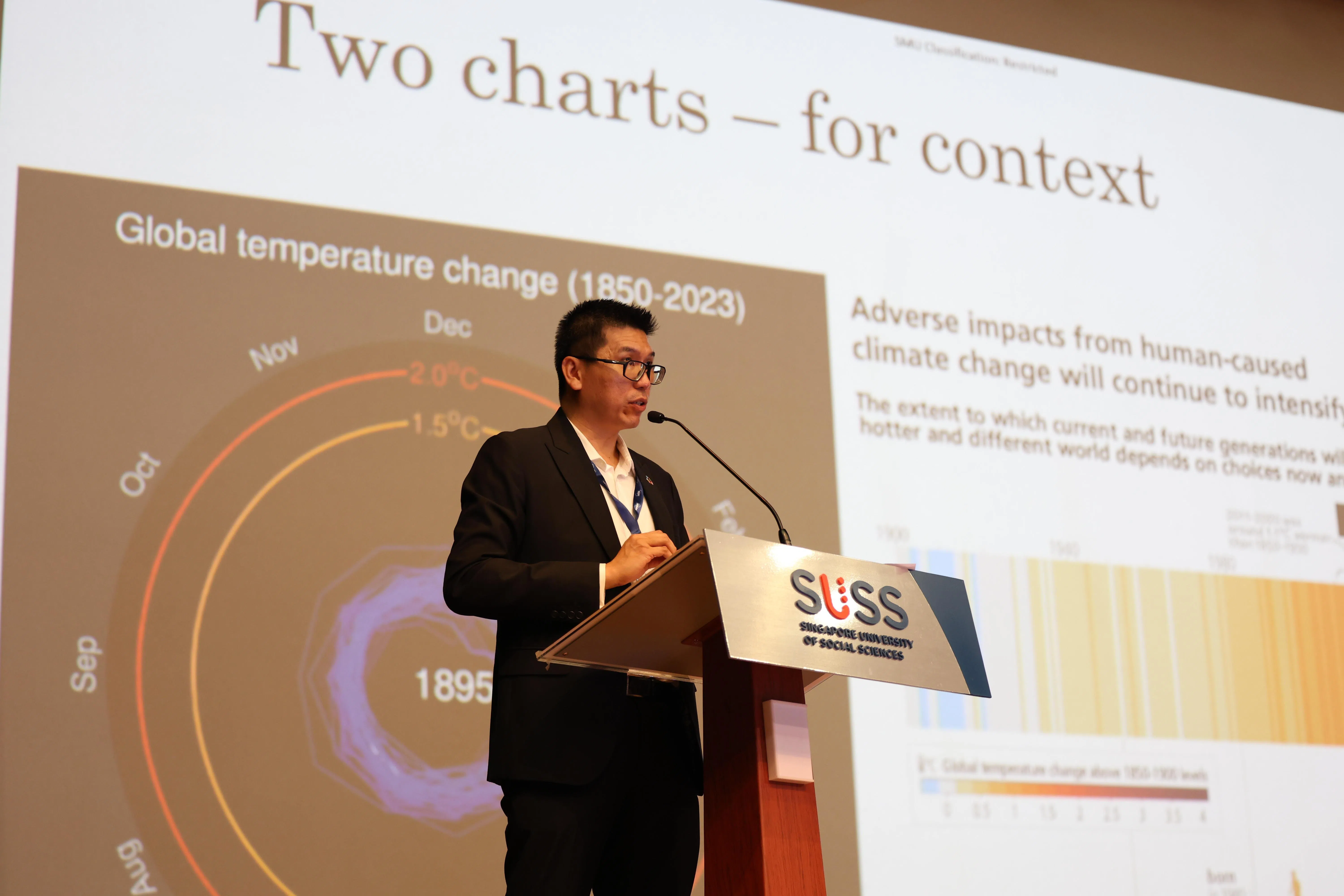 IPCC主席团成员、新加坡管理大学副教授周祥龙在第10届世界可持续发展论坛演讲。（新跃社科大学提供）