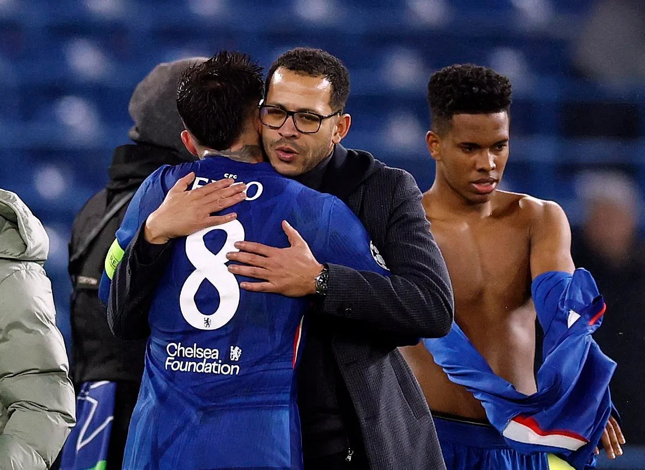 切尔西新帅罗塞尼尔（中）上场欧冠带队以1比0小胜塞浦路斯球队帕福斯。如果他能带切尔西直接晋级16强，将为履历增添光芒。（路透社）