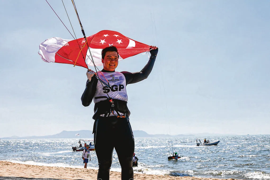 墨士廉除了获得2024年奥运会水翼风筝板铜牌，还曾在两届世界锦标赛夺冠。（海峡时报）