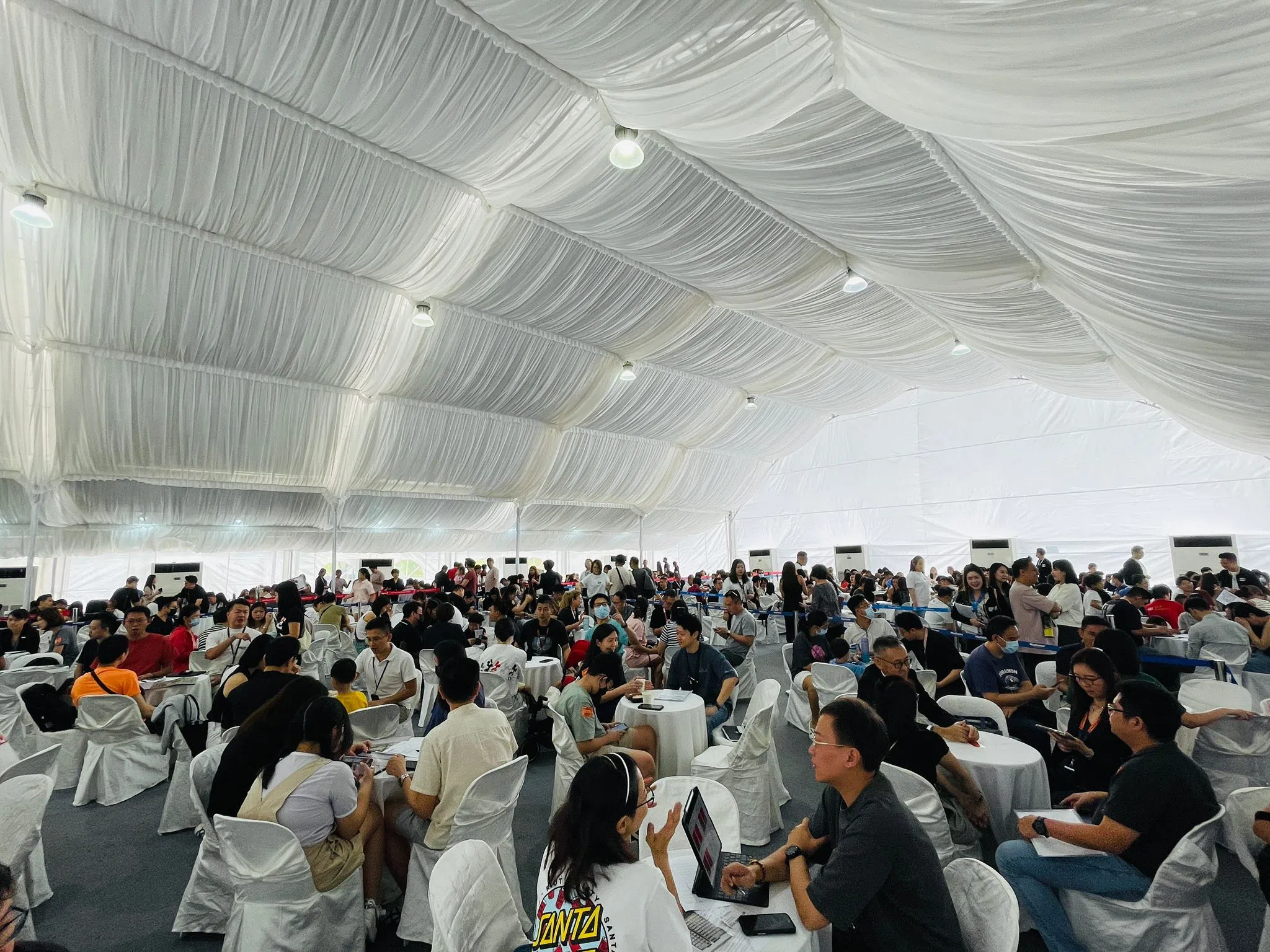 EC项目雅乐轩星期六（9月16日）开放让第二次买家选购，获得踊跃反应，共售出95个单位。（发展商提供）